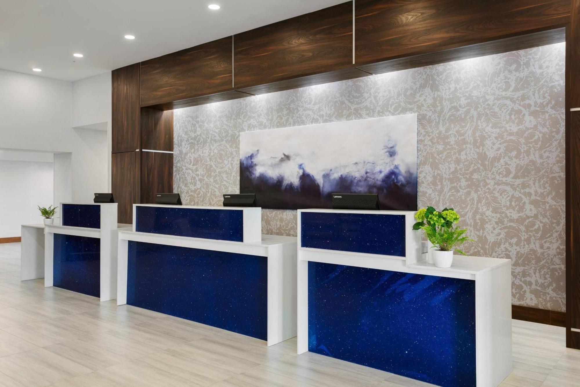 Delta Hotels By Marriott Indianapolis Airport Exterior foto