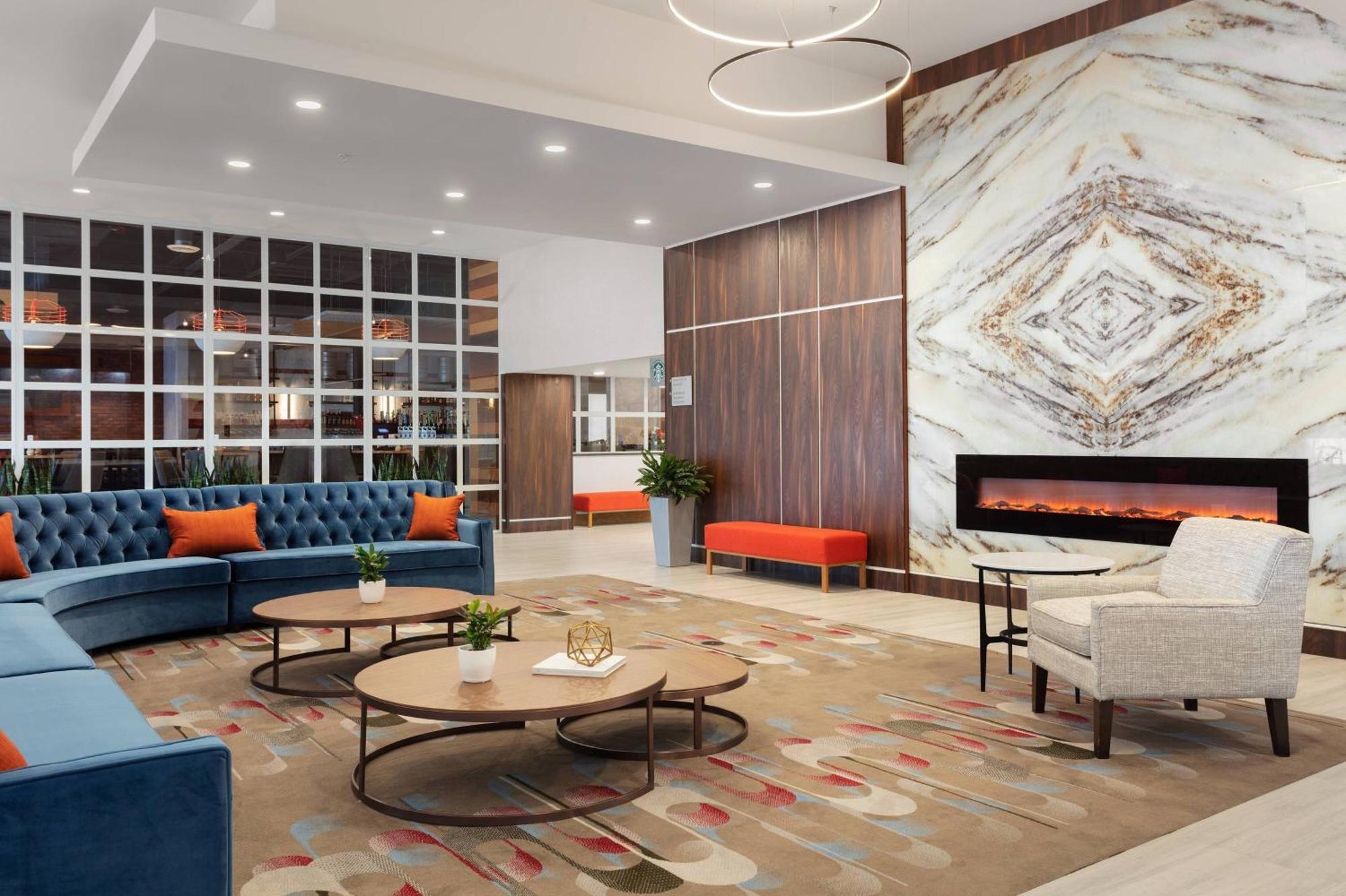 Delta Hotels By Marriott Indianapolis Airport Exterior foto